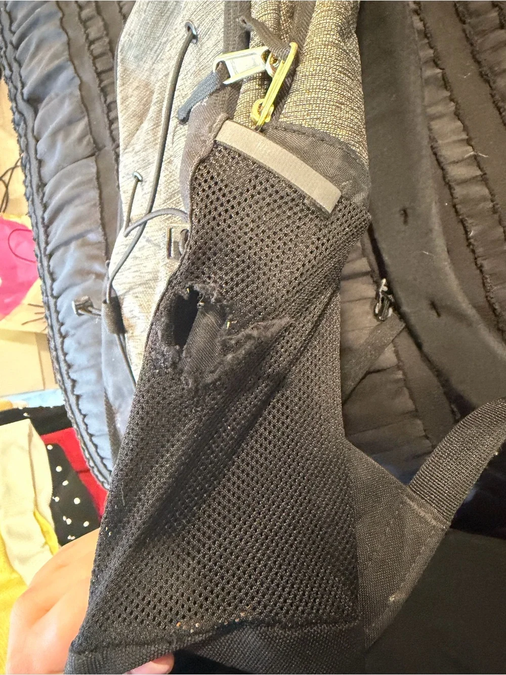 The North Face Jester Men's Backpack – Gray with Black/Gold Accents
